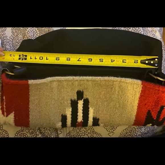Forever 21 ~ Pendleton style “Carpet” Bag Purse w/black belt leather like strap! - Picture 10 of 15